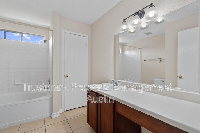 Building Photo - 17300 Ardisia Dr