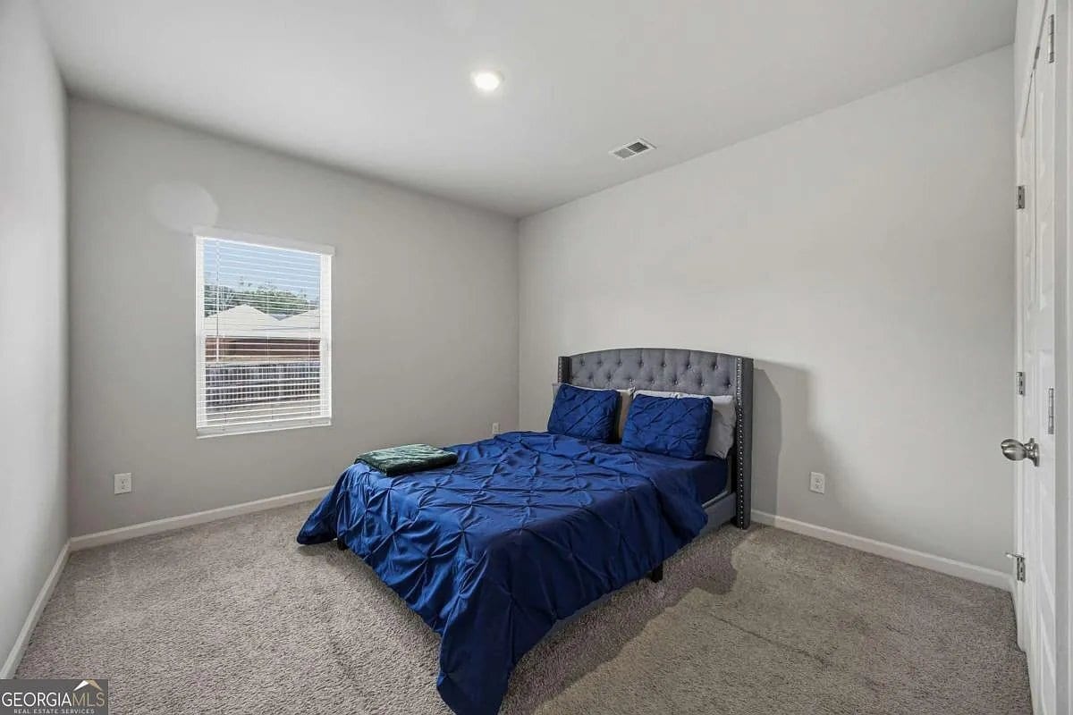 Building Photo - 933 Nandina Ln