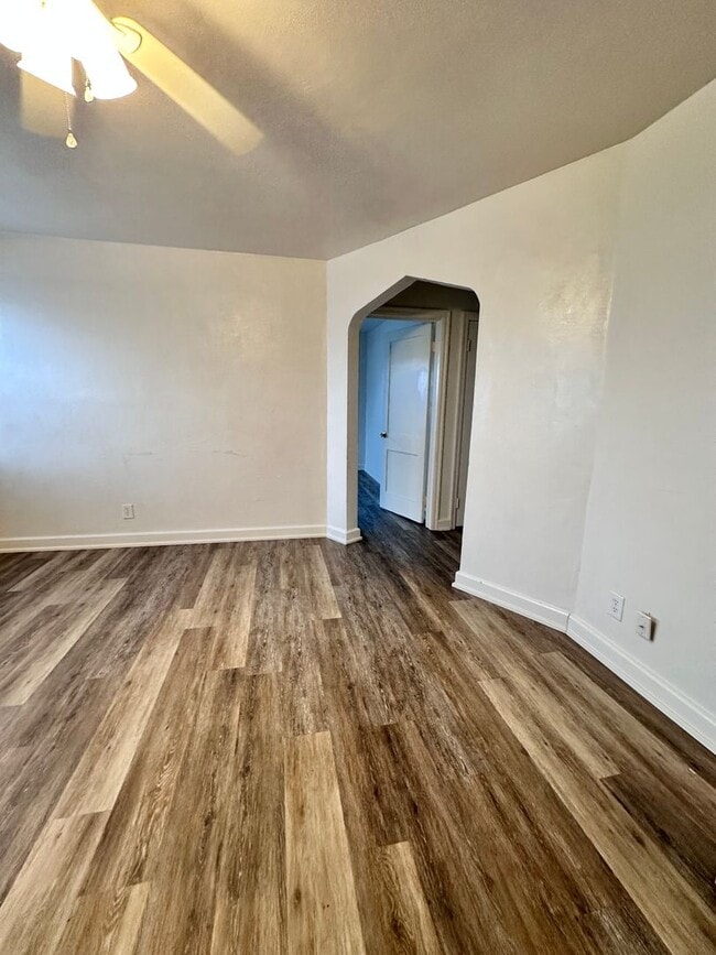 Building Photo - Willoughby Apartment-2 Bedroom