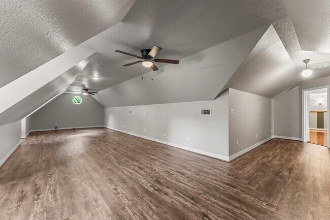 Building Photo - 9520 Chasewood Blvd
