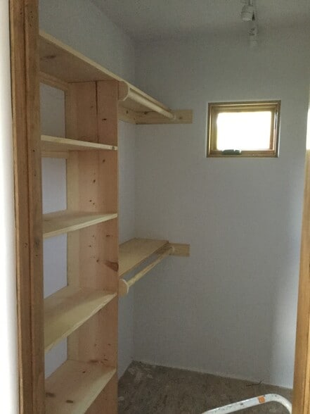 Building Photo - 2052 Channel Dr