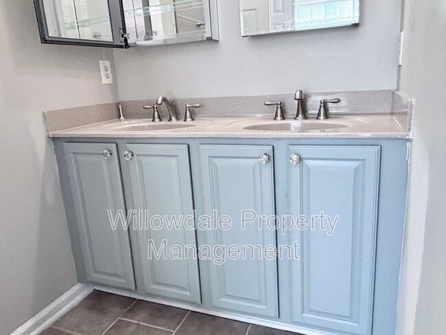 Building Photo - 624 Piper Stream Cir