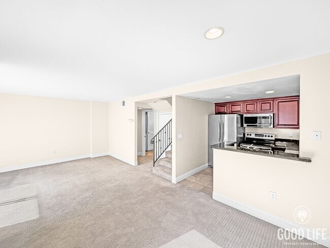 Primary Photo - Amazing 2BD/2.5BA condo w/ washer/dryer & ...
