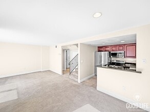 Building Photo - Amazing 2BD/2.5BA condo w/ washer/dryer & ...