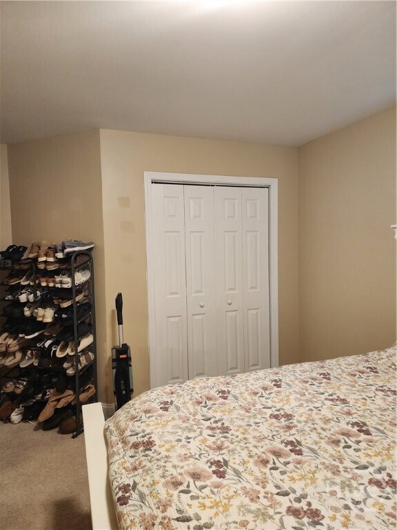 Building Photo - 301 Kendal Ct