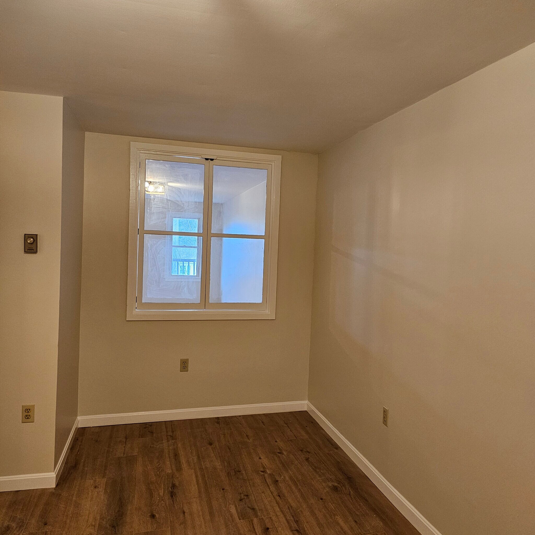 Building Photo - 43 W Main St