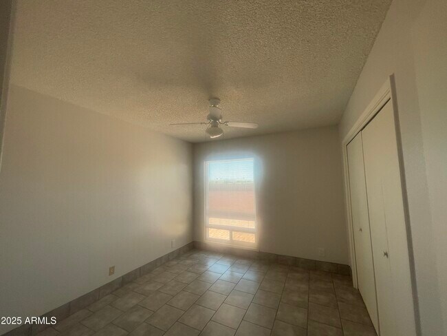 Building Photo - 12207 N 70th St