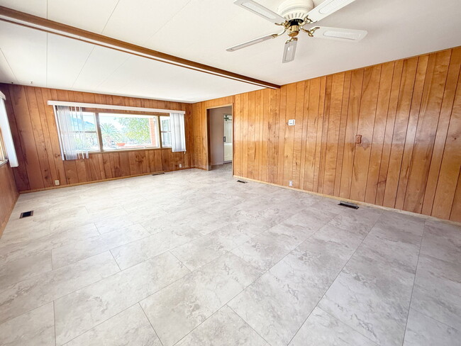 Building Photo - 10675 N Kilimanjaro Ave