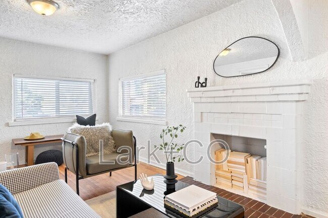 Building Photo - 579 S Osceola St