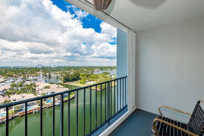 Building Photo - 1400 S Ocean Dr