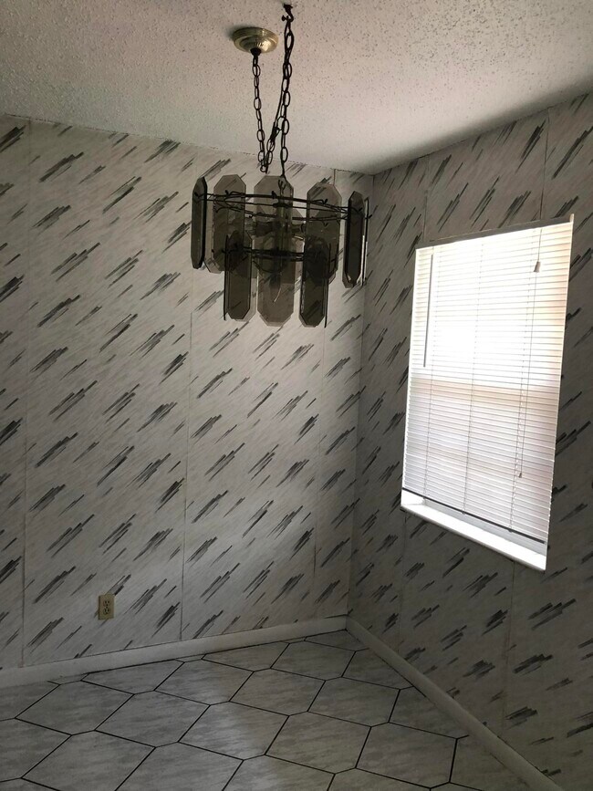 Building Photo - 227 Norwich J