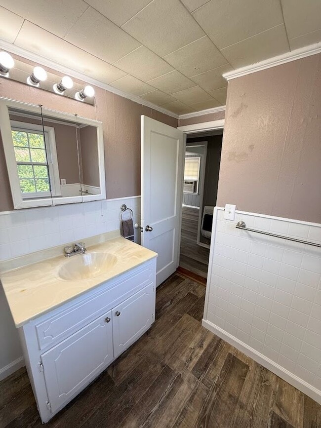 Building Photo - House in Benton