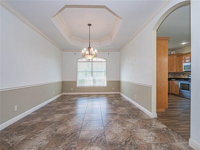 Building Photo - 5836 Pine Ridge Cir