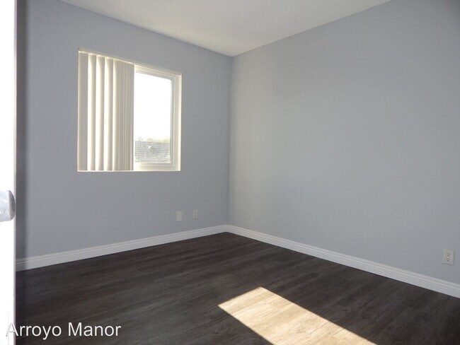 Building Photo - 4571 N Figueroa St