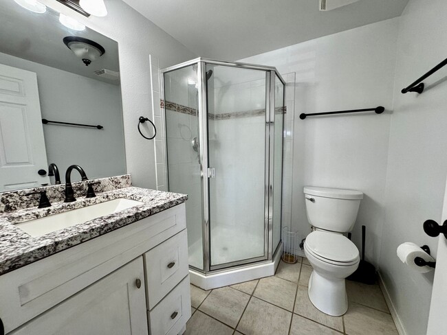 Building Photo - 2BR/2BA + Loft Condo at Villas at Kenolio – Vaulted Ceilings & Upgraded Interior