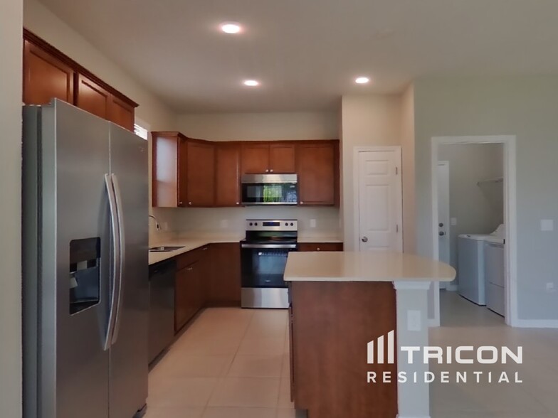 Building Photo - 1797 Cayman Cove Cir