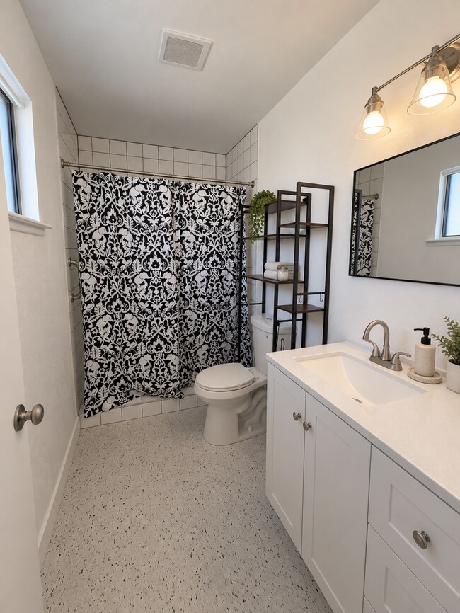 Building Photo - 71810 El Paseo Dr