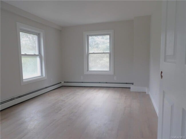 Building Photo - 47 E Main St