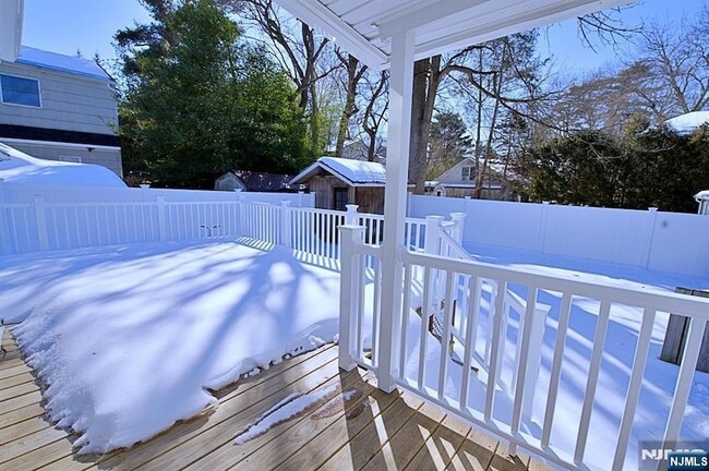 Building Photo - 16 Clarke St