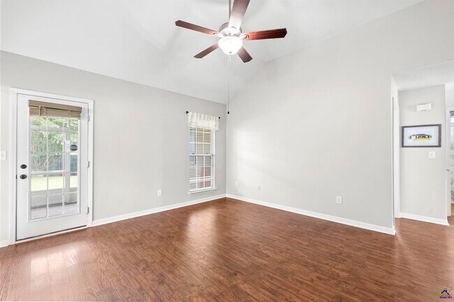 Building Photo - 324 Tyson Glen Dr