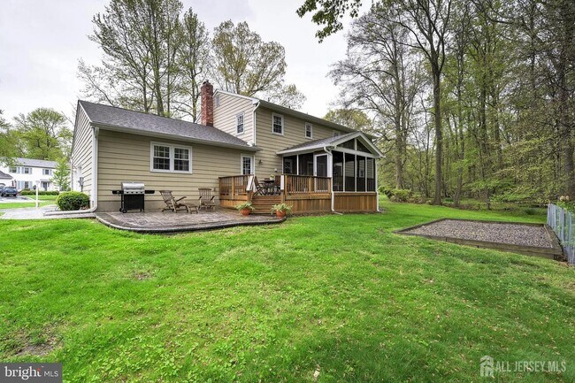 Building Photo - 19 Monterey Dr