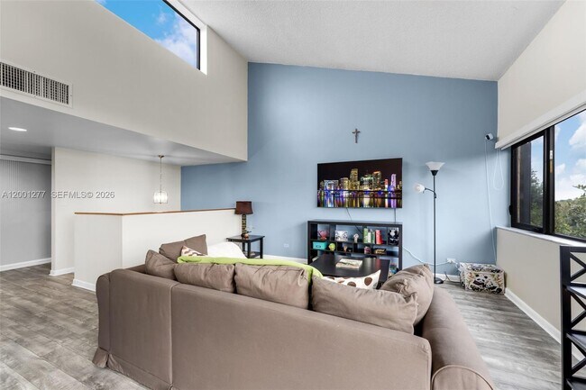 Building Photo - 6701 SW 116th Ct