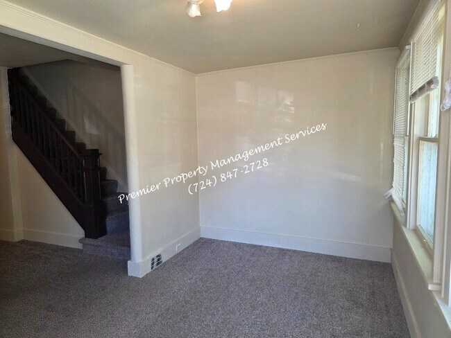 Building Photo - 1313 5th Ave