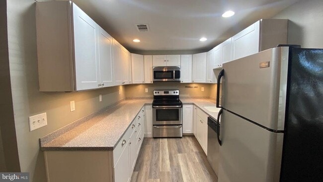 Building Photo - 1524 Marlborough Ct