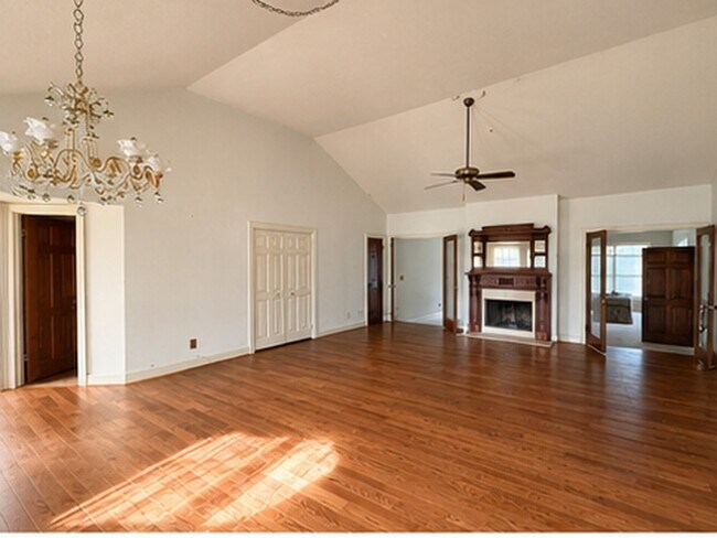 Building Photo - 7208 Pool Hill Rd