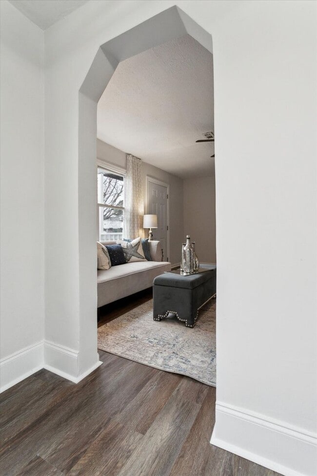 Building Photo - Renovated home in Heart of Hampton Roads