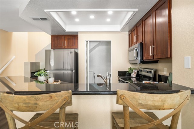 Building Photo - 115 Fallingstar