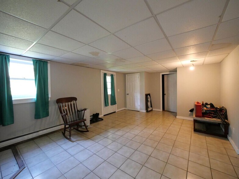 Building Photo - 85 Sylvan Ridge Rd
