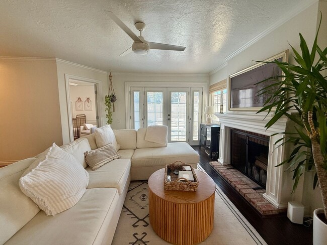 Building Photo - Gorgeous Two Bedroom Home in San Luis Rey