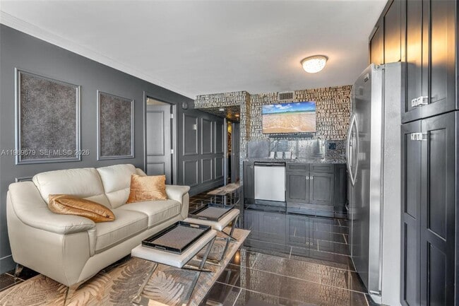 Building Photo - 555 NE 15th St