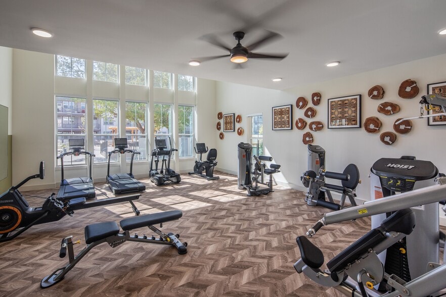 Building Photo - Amberlin Georgetown 55+ Active Adult