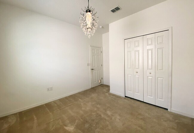 Building Photo - Stunning 3 Bed, 2 Bath Home in Gated Legac...