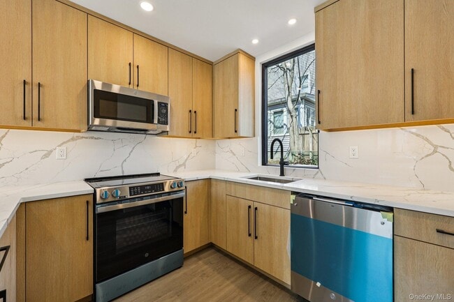 Building Photo - 325 Manville Rd