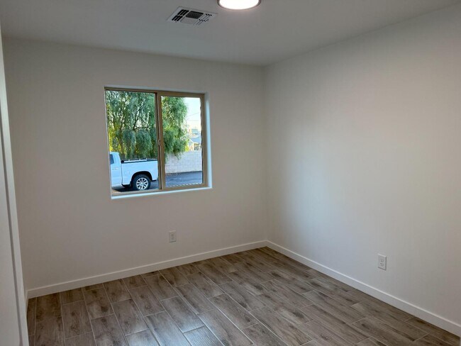 Building Photo - 287 S Avenue A