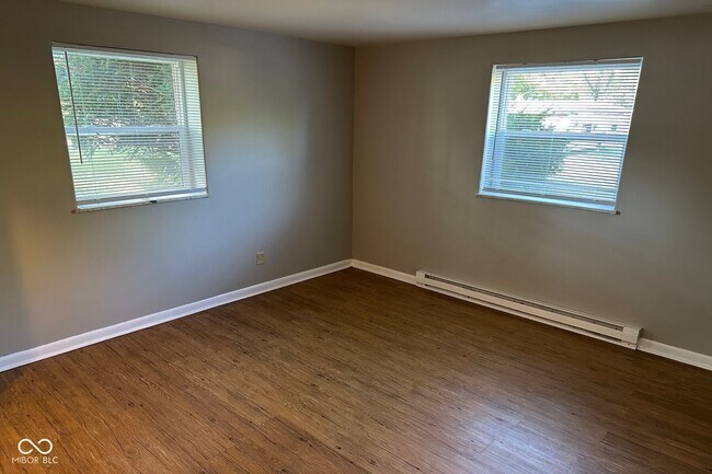 Building Photo - 4835 N Bolton Ave