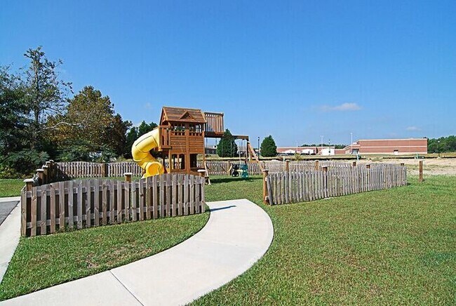 Building Photo - 421 Hosea Ct