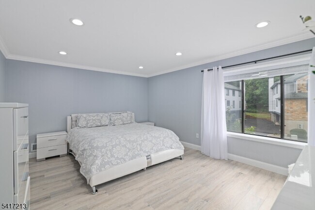 Building Photo - 70 Overlook Dr