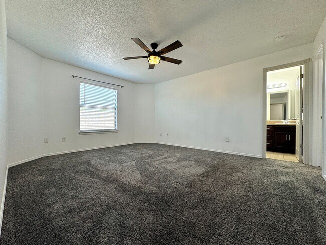 Building Photo - Sandstone Ranch Estates 4Bed Refrig A/C by...