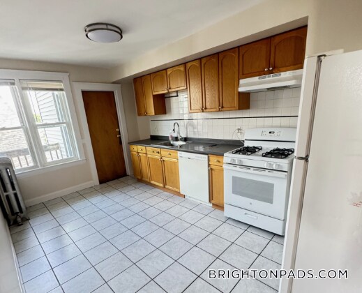 Building Photo - 41 Atkins St