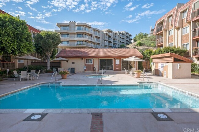 Primary Photo - 2101 E 21ST St