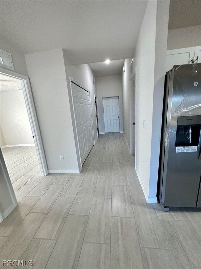 Building Photo - 3821 SW 9th Ave