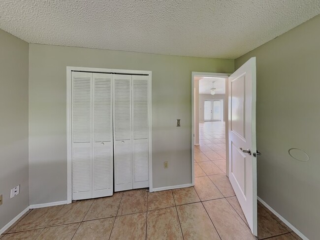 Building Photo - 1618 Cassingham Cir