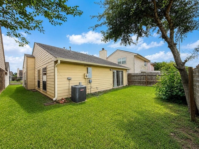 Building Photo - 11840 Spring Grove Dr