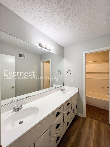 Building Photo - 3409 Kettlebrook Cove