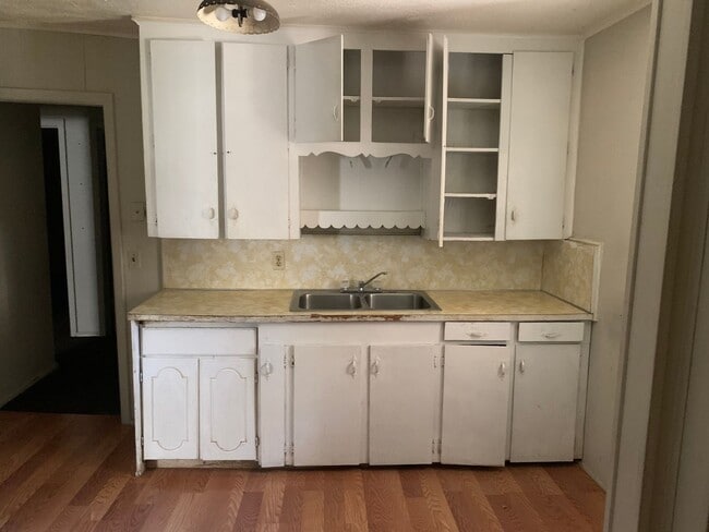 Building Photo - 1447 Alma St