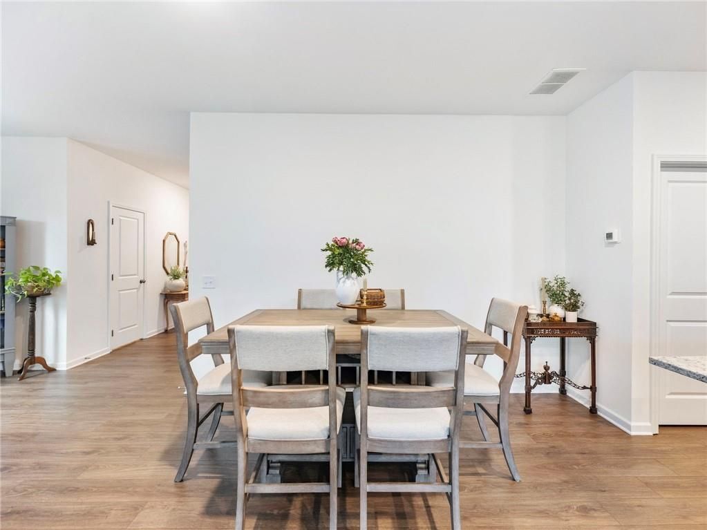 Building Photo - 680 Groover St